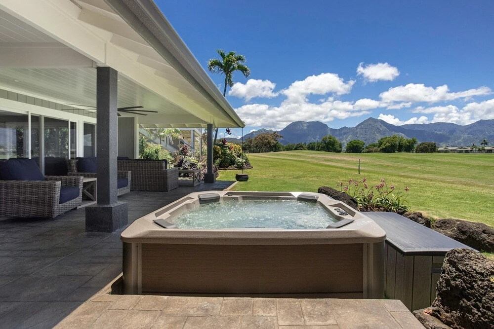 Kapiolani - As Seen On Hgtv 3 Bedroom Home by RedAwning