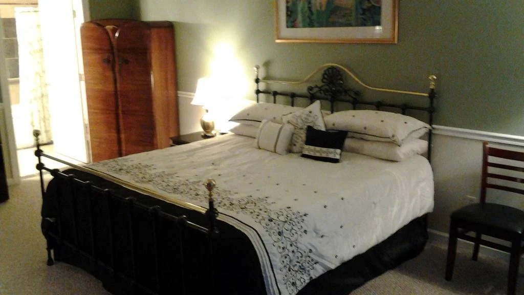 The Inn at Benicia Bay