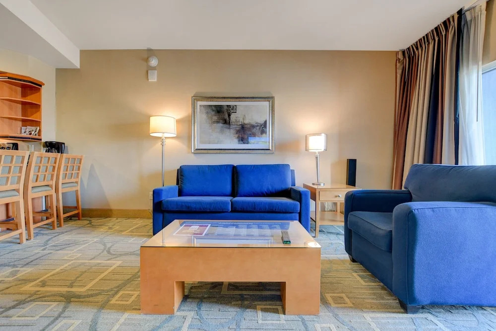 Sapphire Skyline Premium Suite