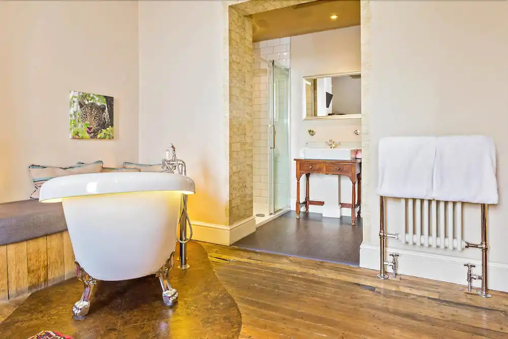 dParys