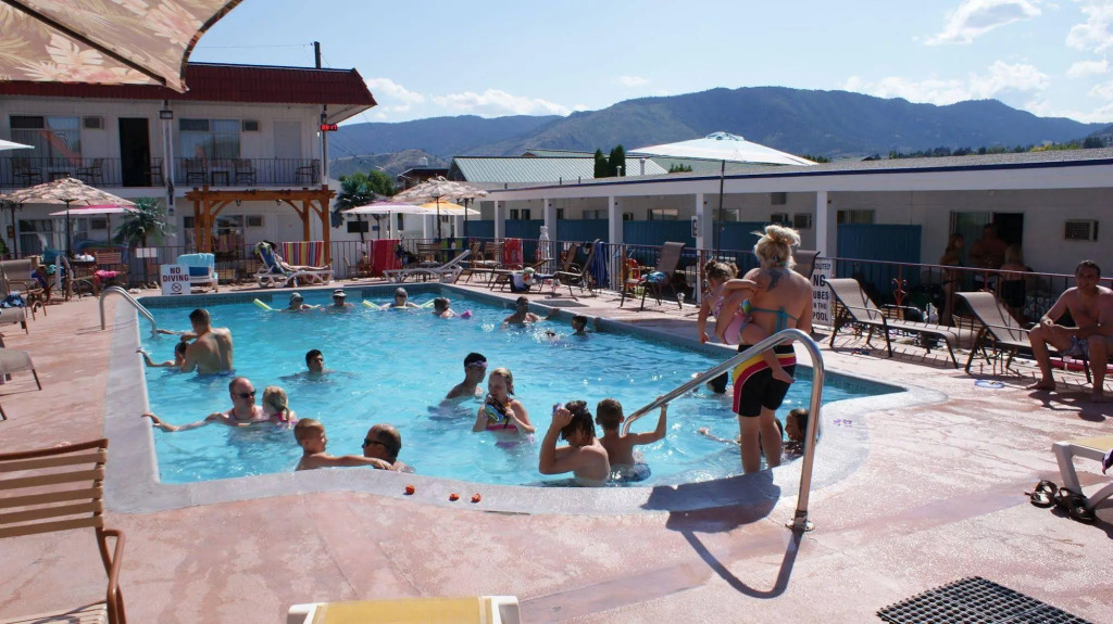 Riverside Motel