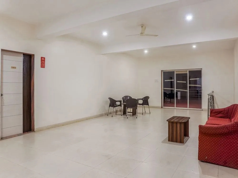 OYO 25095 Hotel Valley View Residency