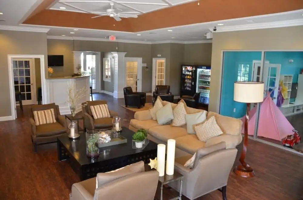 December Special Lucaya 4 Bed 3 Bath Id:236904