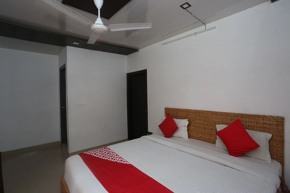 OYO 17290 The Tigers Pug Mark Resort