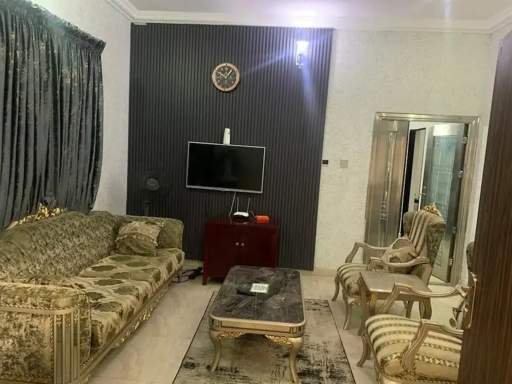 ELLEX SLEEVES APARTMENTs