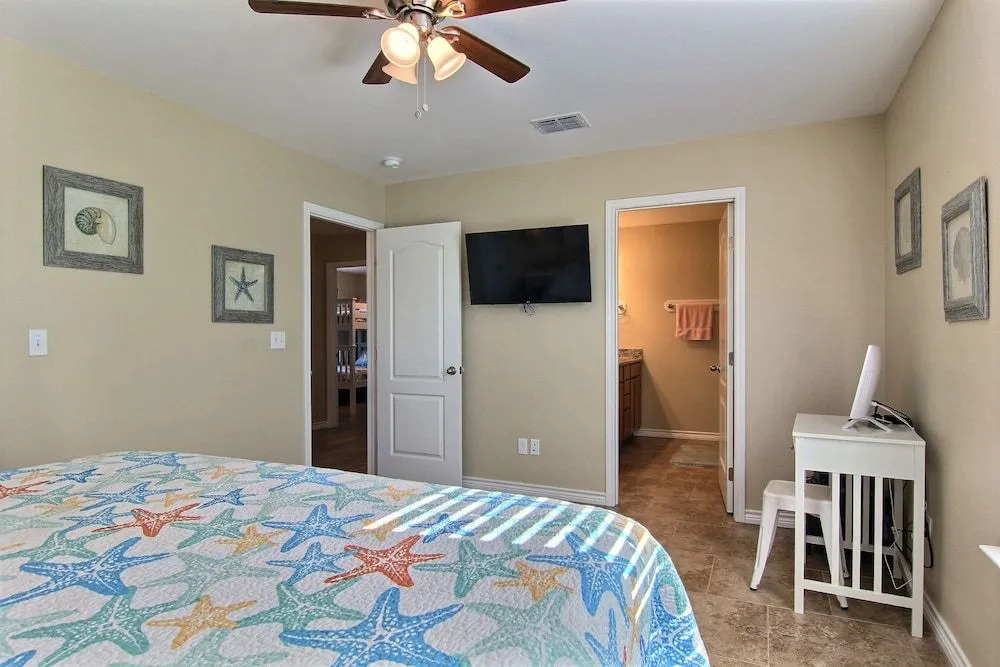 The Coast is Clear 3Br Home