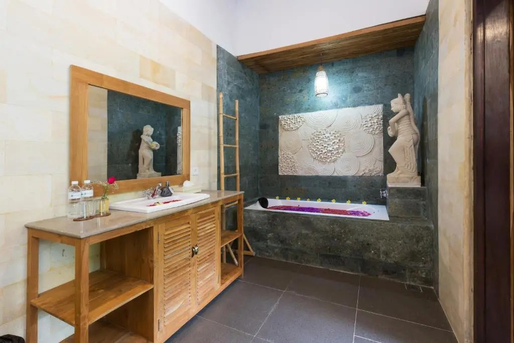 Полулюкс с видом на бассейн в Meruhdani Boutique Hotel Ubud