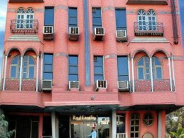 Hotel Red Castle - Near Ganga Ram & BLK Hospital - Karol Bagh
