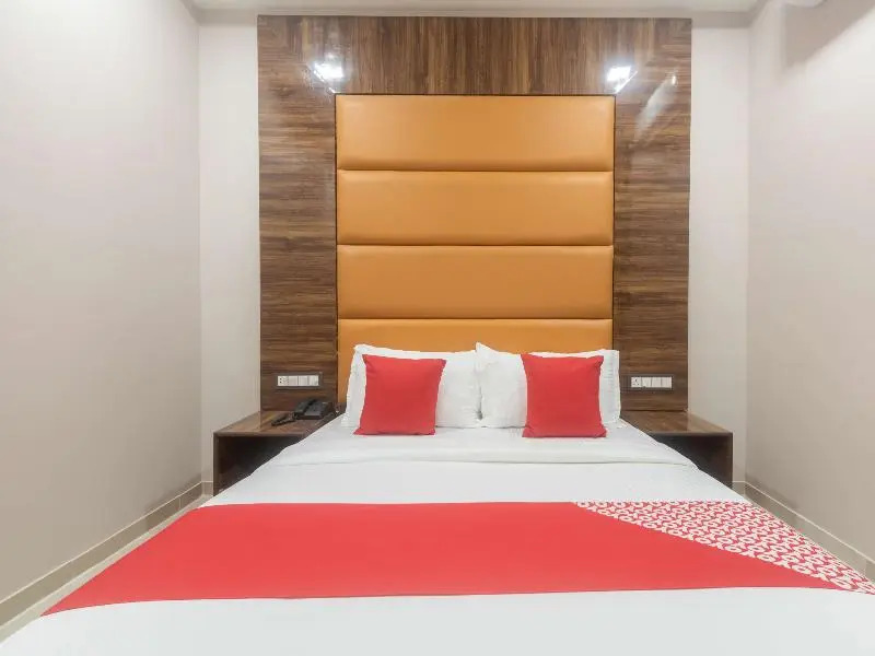 OYO 30693 Hotel Blue Executive