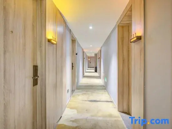 Yunduo Holiday Hotel (Qitaihe Pedestrian Street)