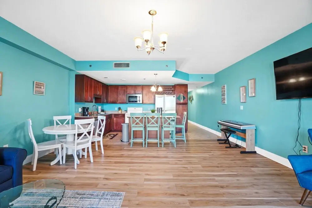 Laketown Wharf Resort by Panhandle Getaways