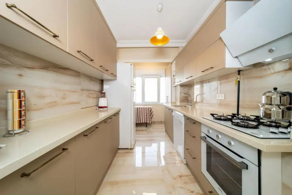 Spacious and Central Apartment near Lara Beach in Muratpasa, Antalya