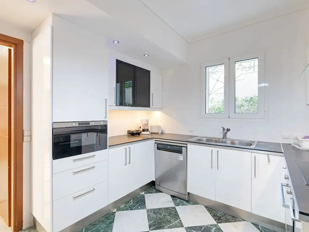 Lovely Family Holiday Home in Saronida Attikis near Beach