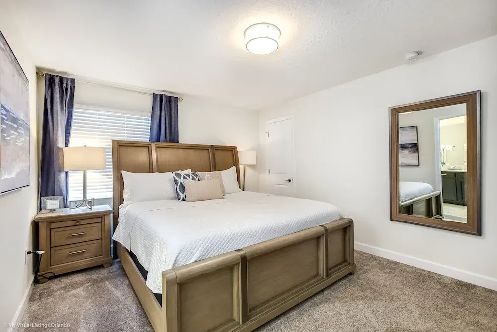 5 Bedroom 4 Bathroom Storey Lake