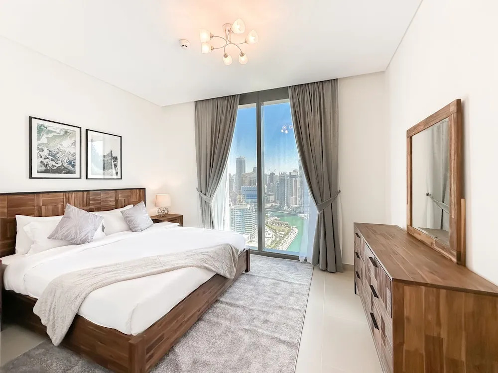 Breathtaking 3BR with Sea & Marina