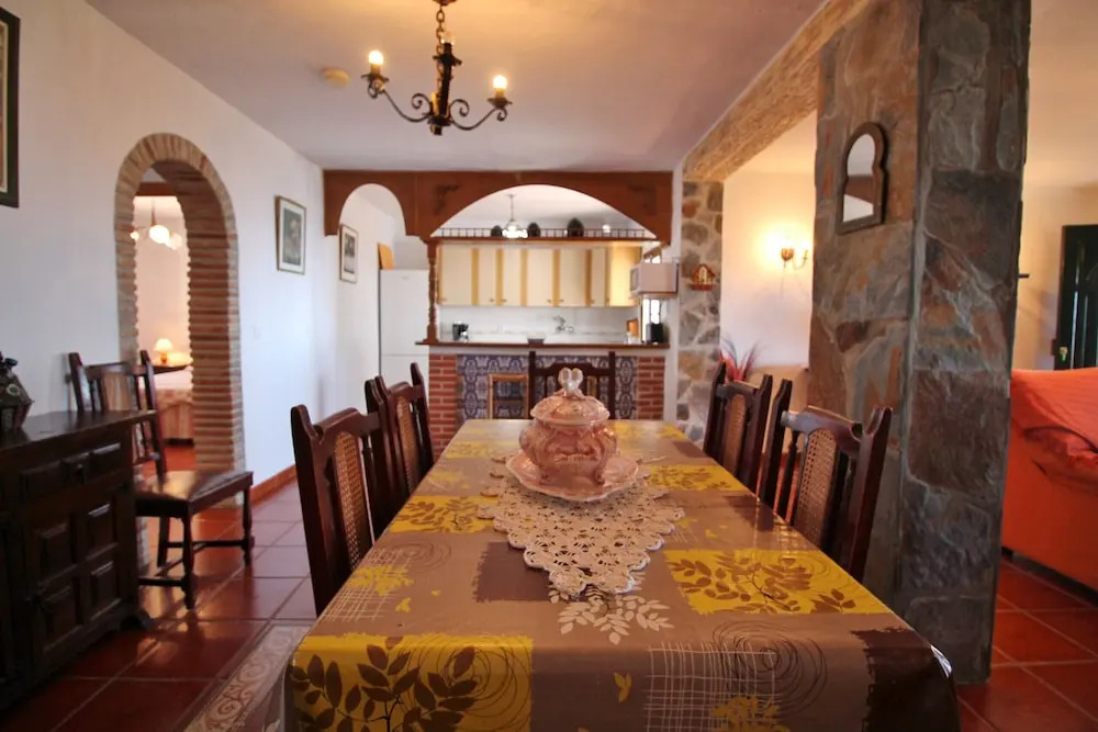 1075 Villa Rosa