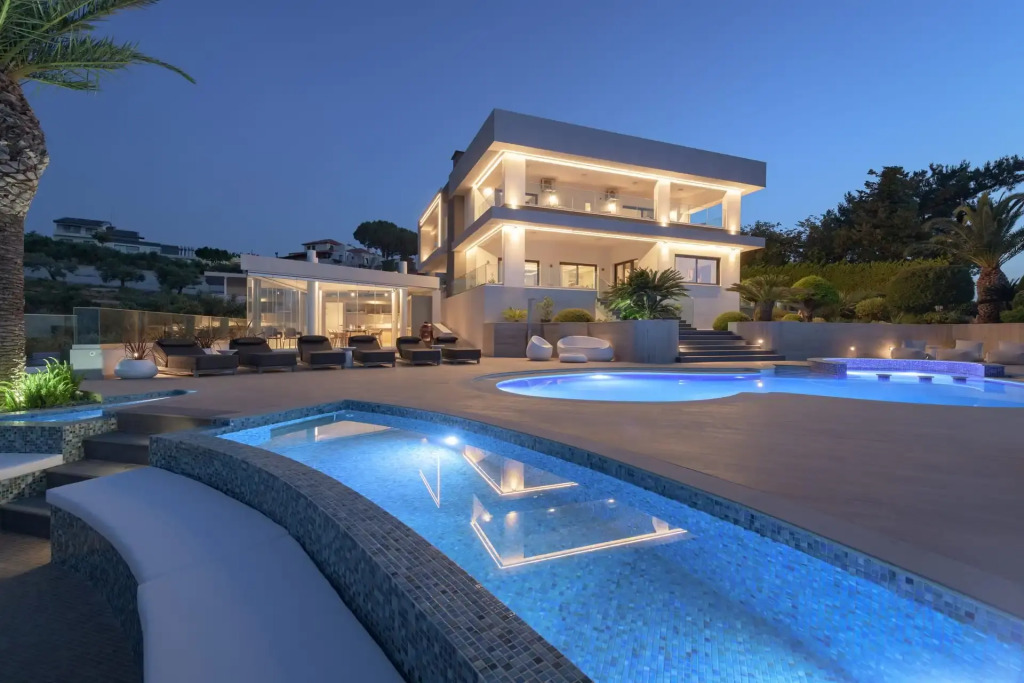 Villa Kalliston - 4000m2 of Elevated Living