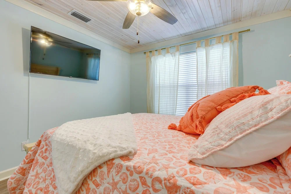 Creekfront Dauphin Island Cottage: Walk to Gulf!