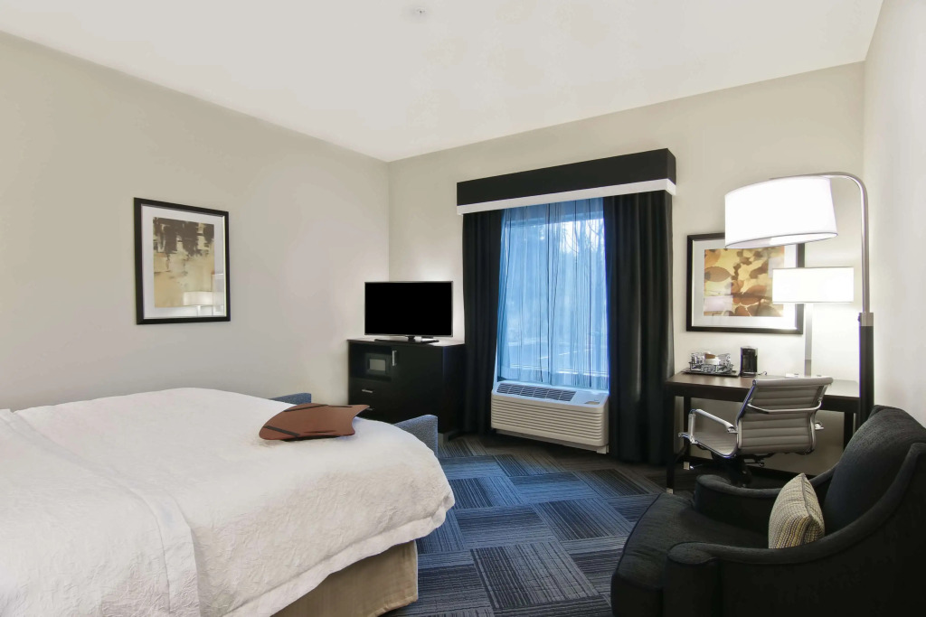 Hampton Inn & Suites Bellevue Downtown/Seattle