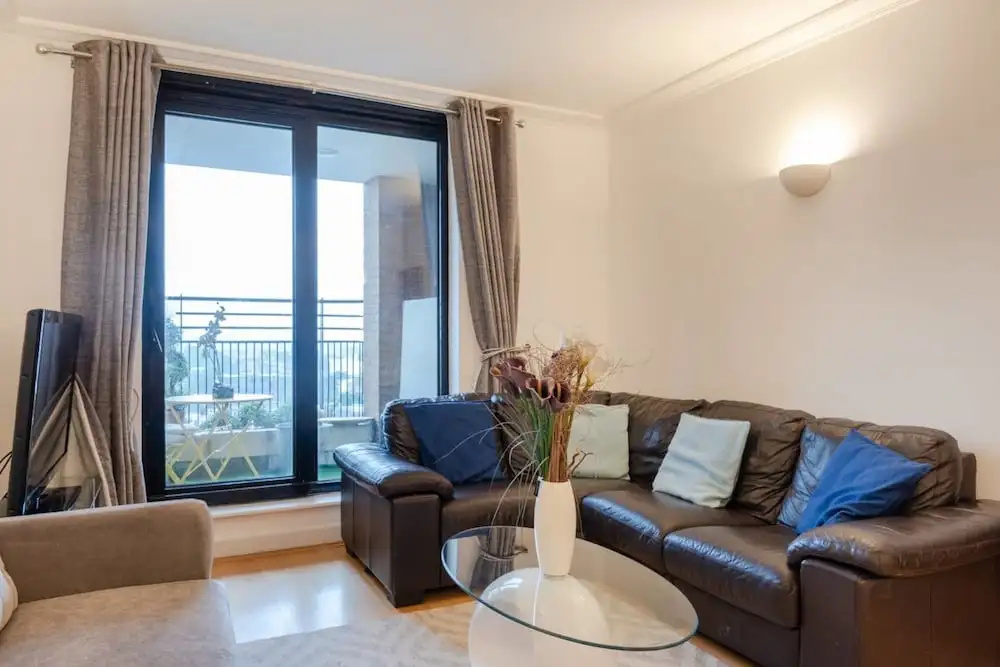 Central 2BR Home in Heart of Kensington, 4 Guests