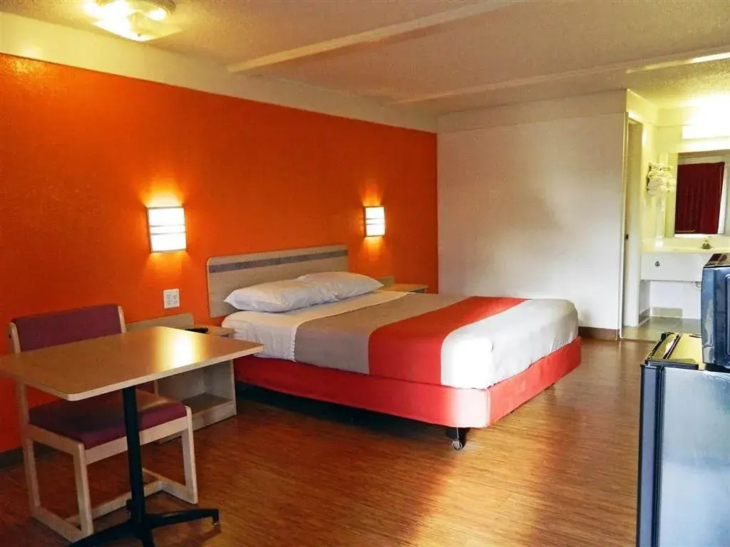 Motel 6 Benton Harbor