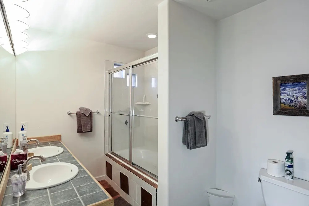 Condo on Shuttle Route 3 Bedrooms 4 Bathrooms Condo