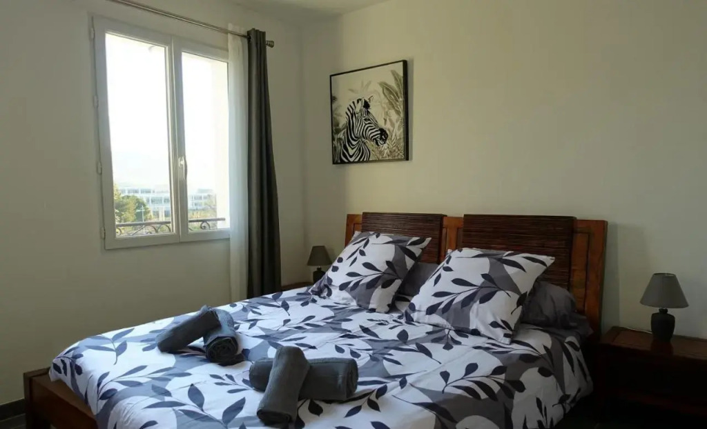 T2 40m2 Ollioules, la Nature, a 10 Mins Des Plages
