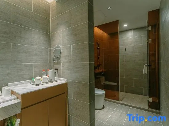 Qingmu Platinum Hotel (Ma'anshan East Station Weixing Xingyue Plaza)
