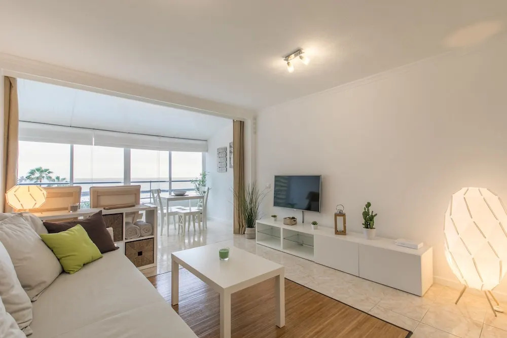 Panorama Studio, Ventana al Océano en Primera Línea