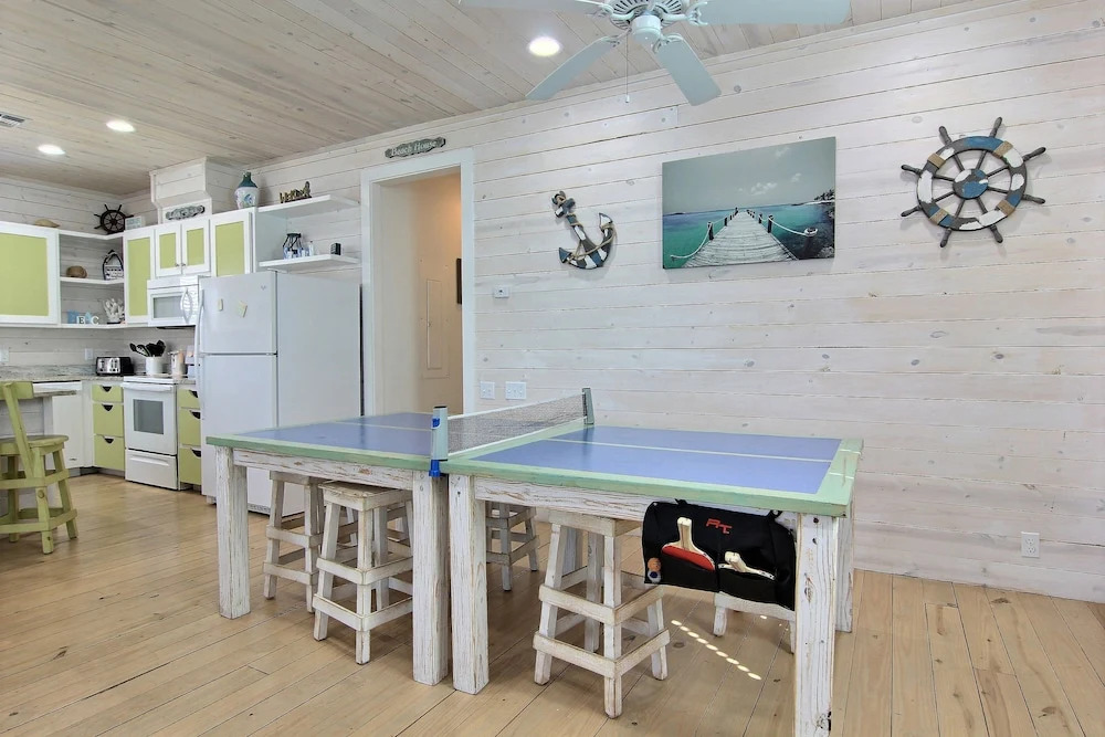 Wet-N-Wild 4Br Home