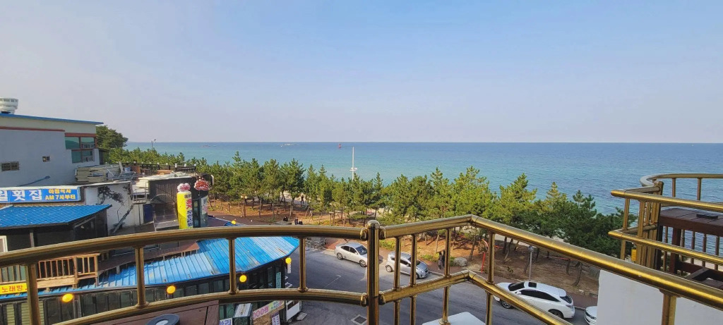 Gyeongpo Emerald Beach Hotel