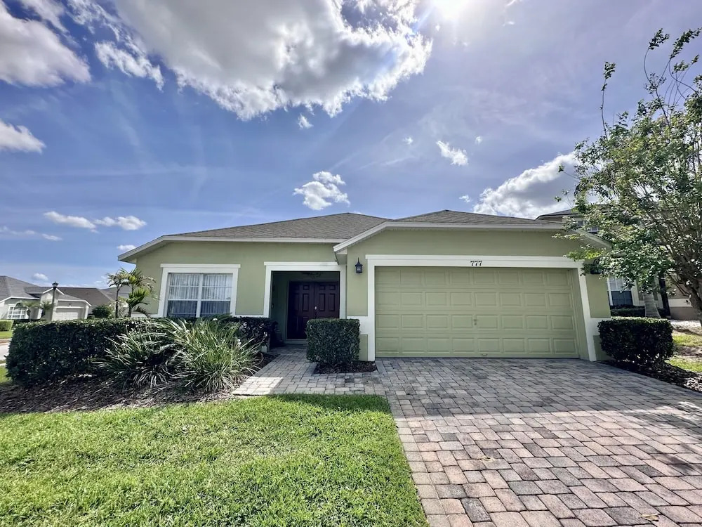 777bd - West Haven Gated Community 4 Bedroom Home by RedAwning