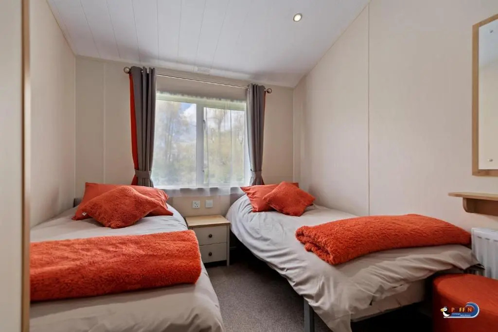 St Marys View - Luxury Lodge, Short Walk to Beach, Parking