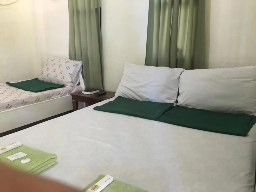 Shats Guesthouse Siargao near Beach