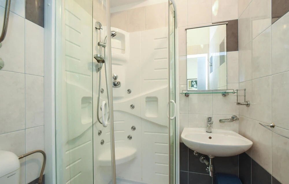 Beautiful Home in Omis With Wifi and 8 Bedrooms