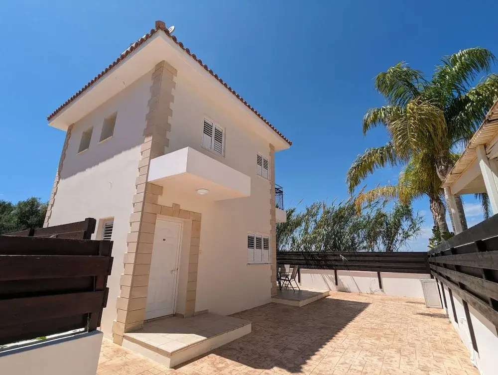 Minas Villa Pool Wifi and Close to Sirena bay