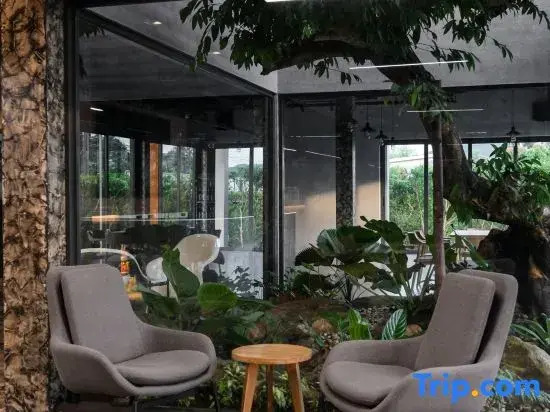 Lush inn Phuket