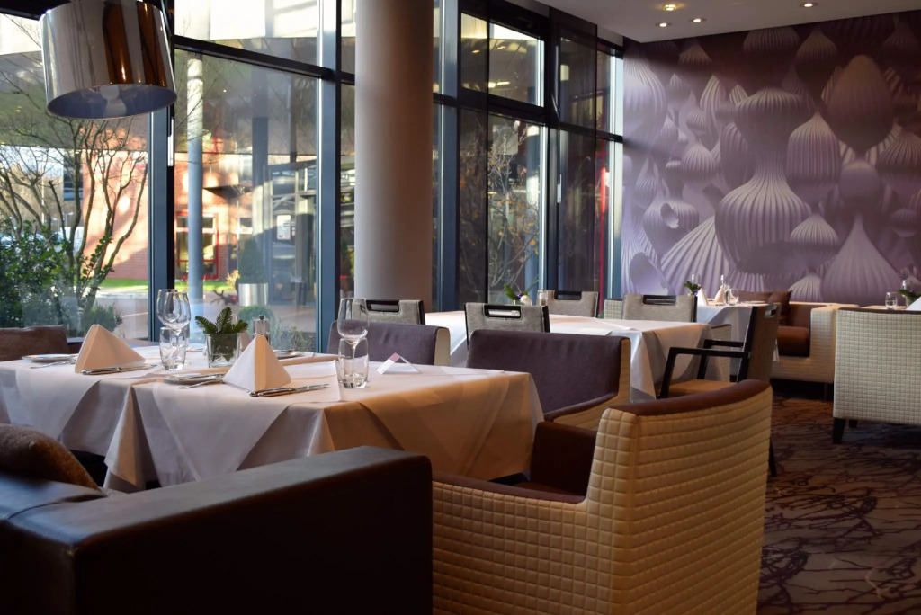 elaya frankfurt oberursel, Trademark Collection