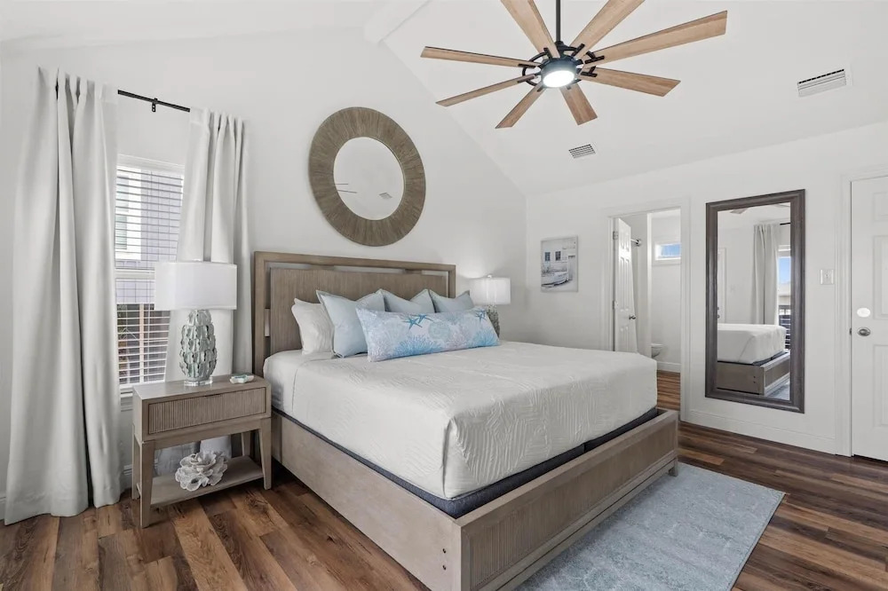 Pier Pressure - 301 Port Royal St 3 Bedroom Home