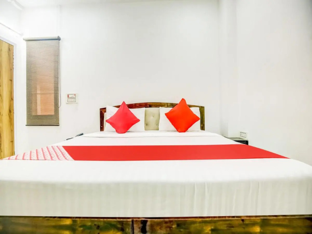 OYO 80485 Laser Tower Home Stay