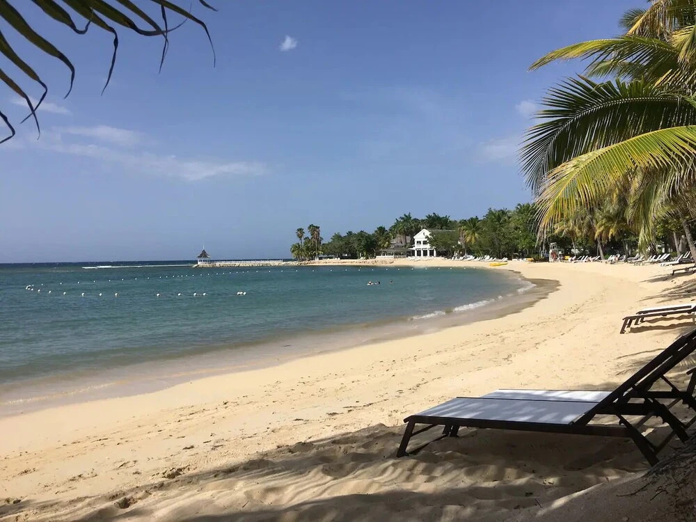 Amazing Family Retreat In Montego Bay! Enjoy A Private Pool And Breathtaking Views! 4 Bedroom Villa by Redawning