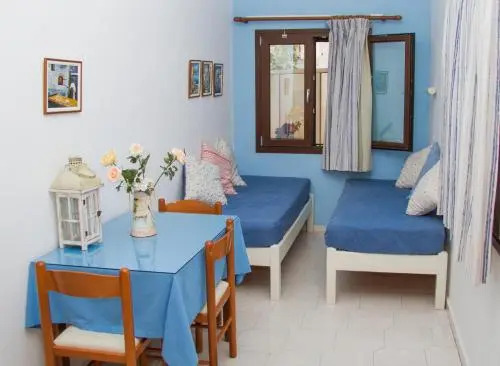 Zorbas Hotel Apartments & Studios