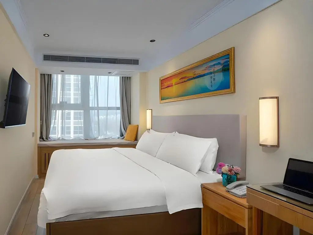 Vienna 3 Best Hotel (inan Changqing University Town)