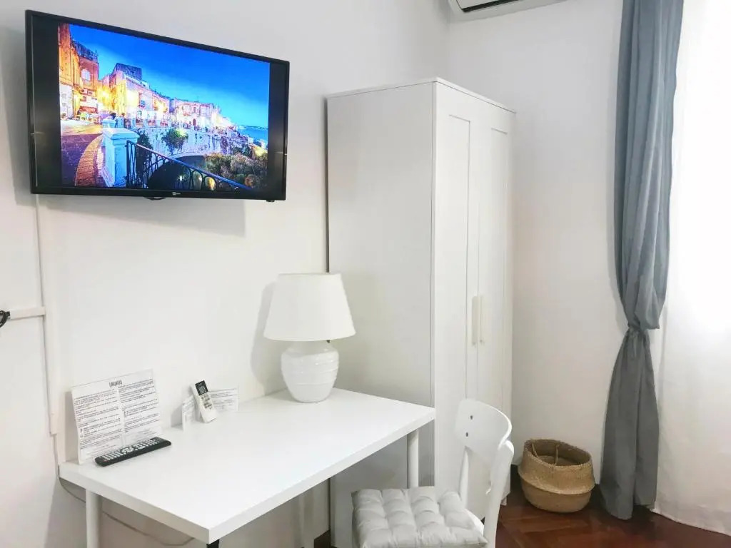 Laurus Sicilian Holiday