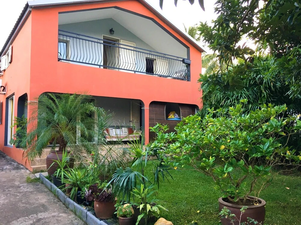 House With 5 Bedrooms in Etang Salé, With Wonderful Mountain View, Enc