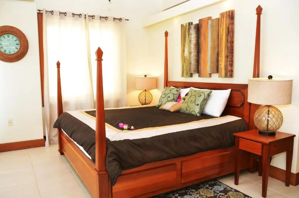 Beach Walkout Condo 112 3BR2BA Sleeps 8