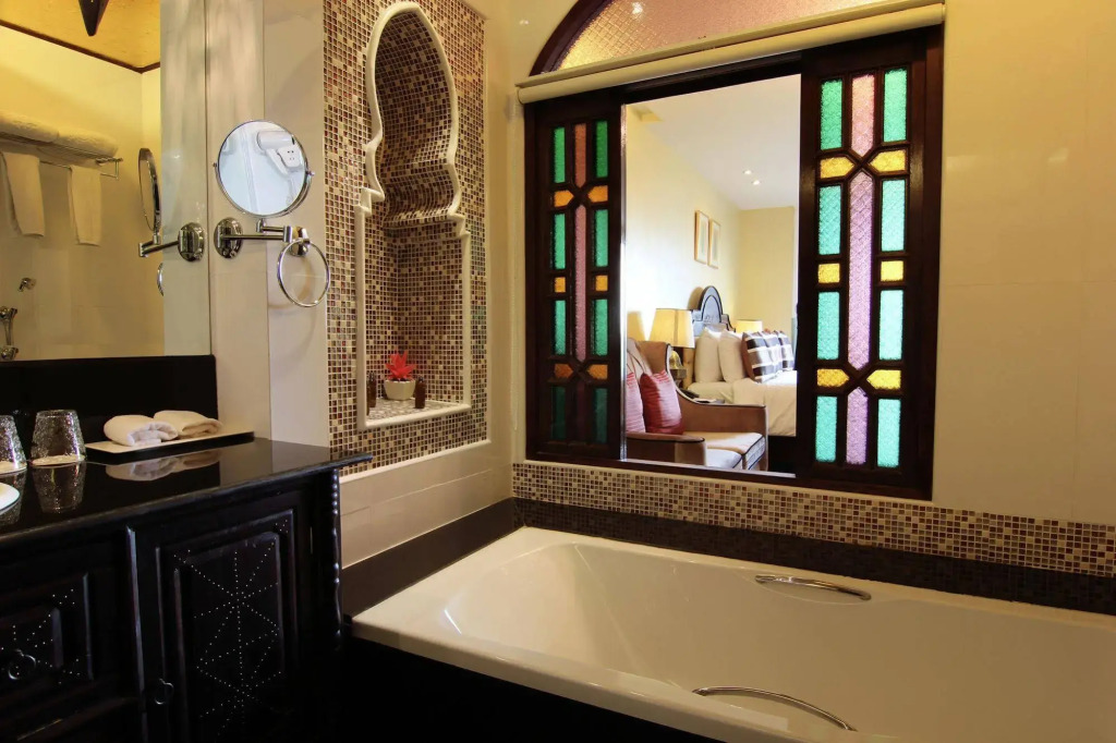 SHEIK ISTANA HOTEL CHIANGMAl