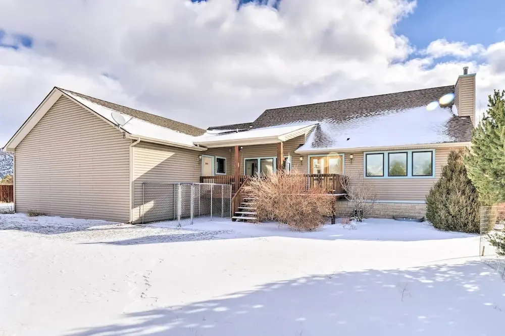 Charming, Spacious & Pet-friendly Buena Vista Home