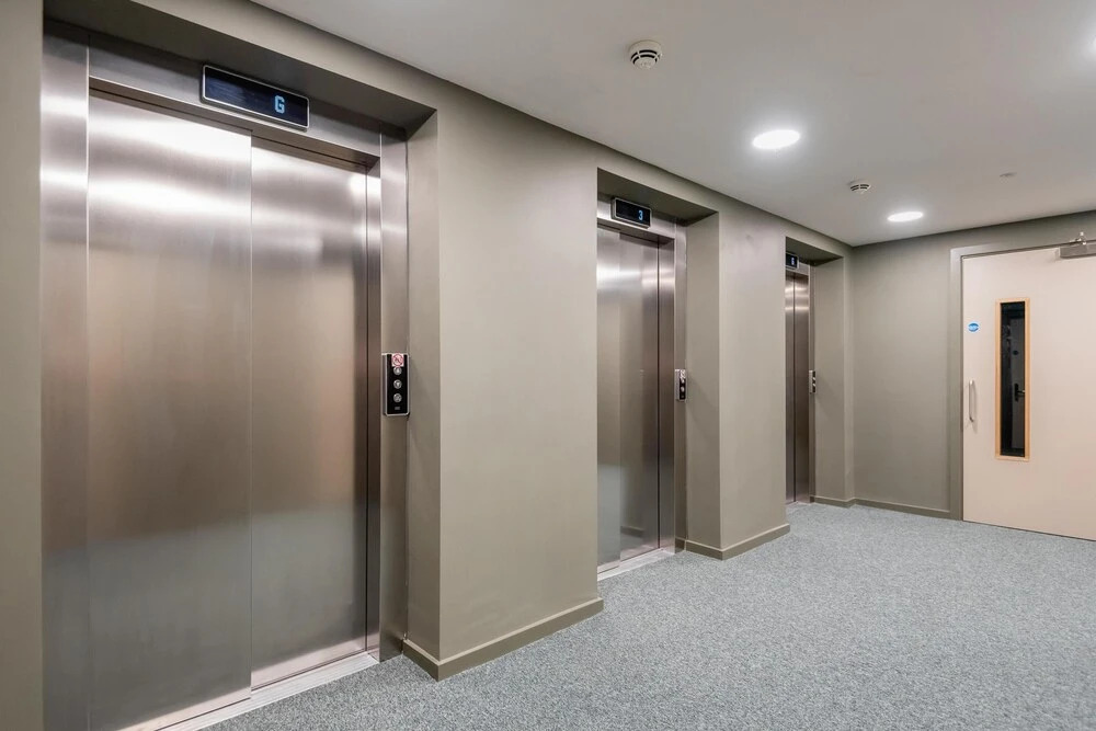 Central Modern Apartment With Fast Wifi Sleeps 6