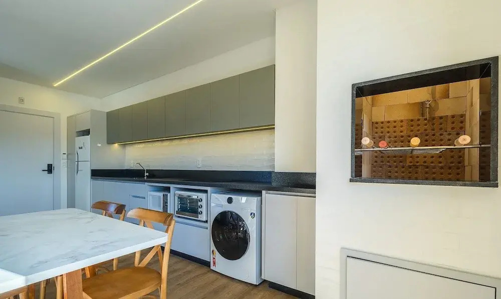 Apartments in a Building With a Pool, 180m From the Beach in Bombinhas - Sfrs